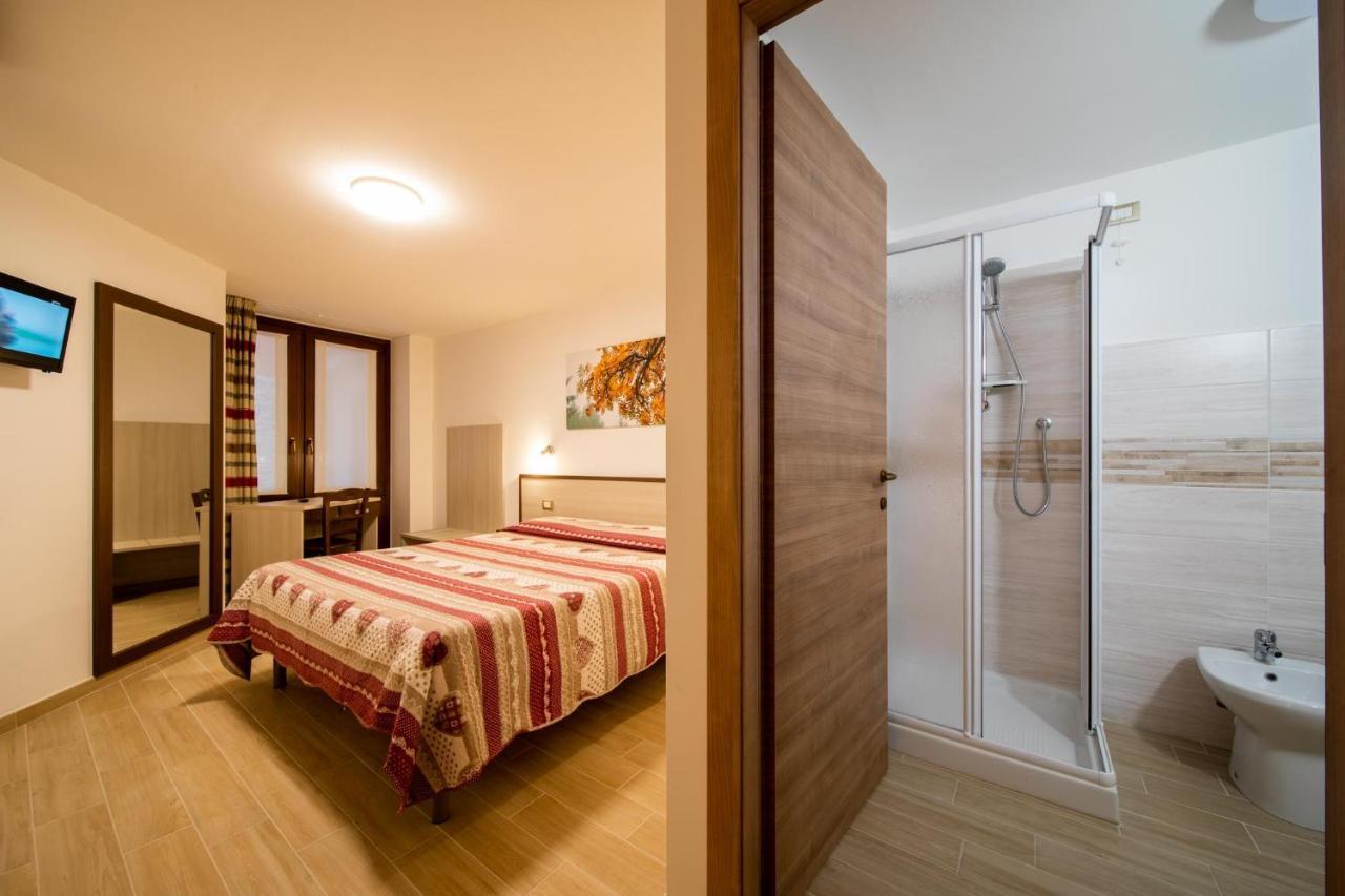 Chambres D'Hotel A Rosy Aosta Exterior photo