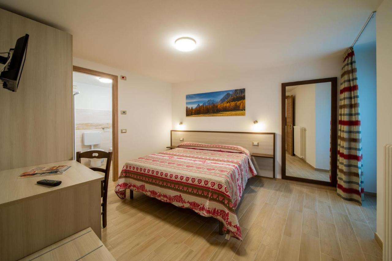 Chambres D'Hotel A Rosy Aosta Exterior photo