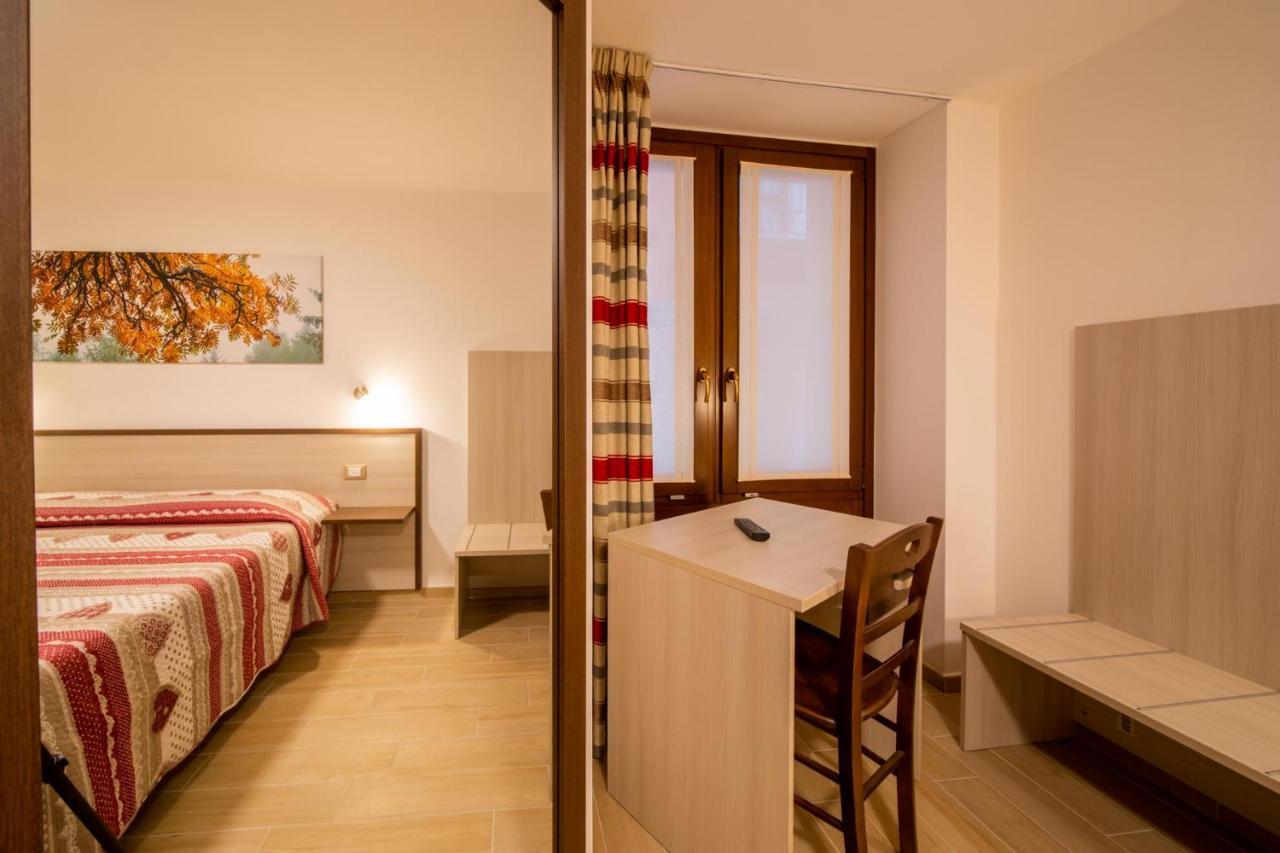 Chambres D'Hotel A Rosy Aosta Exterior photo
